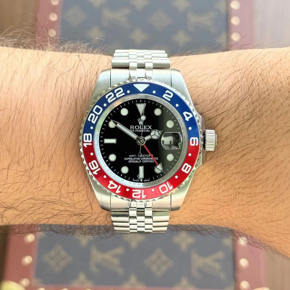 GMT-Master II "Pepsi" Oystersteel - Black Dial Blue & Red Bezel Jubilee