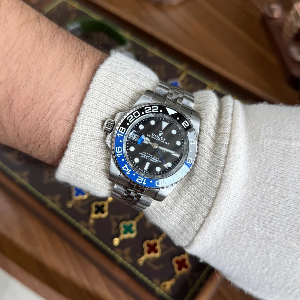 GMT-Master II "Batgirl" Oystersteel - Black Dial Blue & Black Bezel Jubilee
