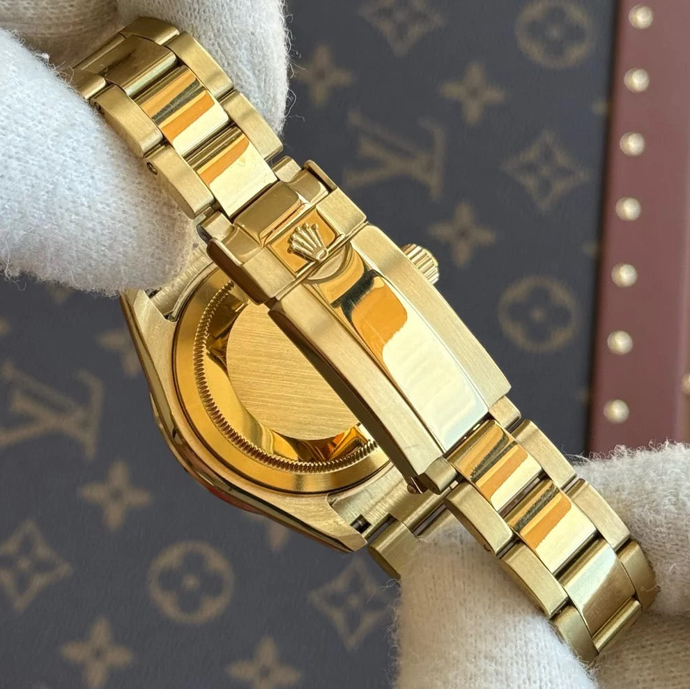 Daytona "Rainbow" Edición Especial Yellow Gold – Black Dial Oyster
